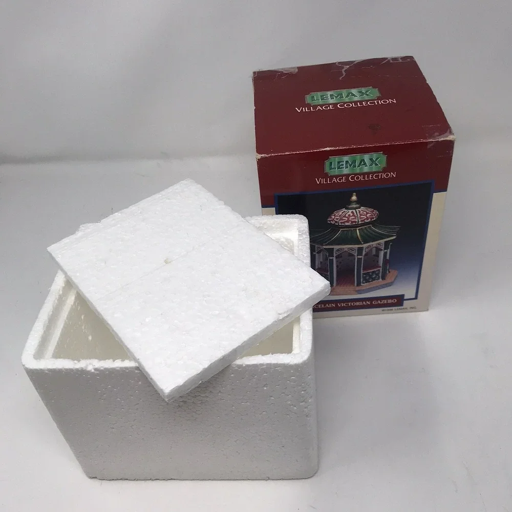 VTG‎ 1996 LEMAX Village Collection Porcelain Victorian Gazebo Box No light Cord